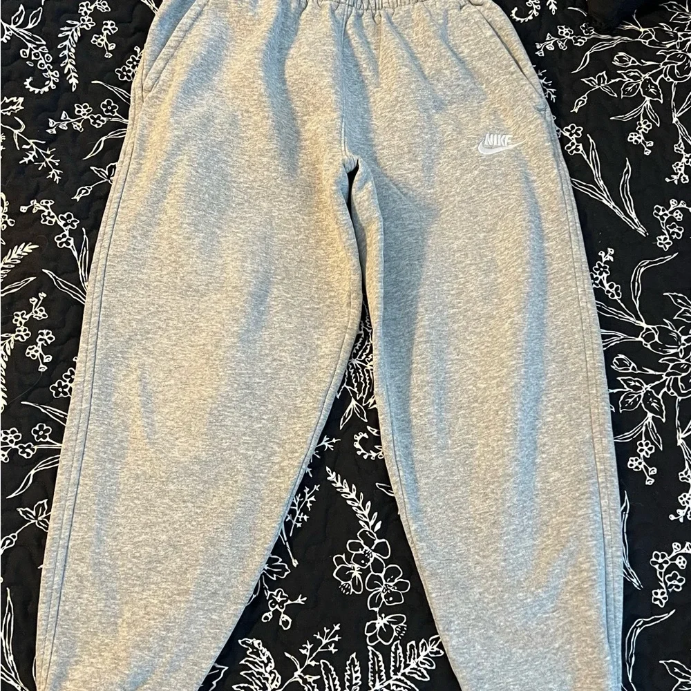 Nike Kids Heather Gray Joggers - Picture 2 of 5
